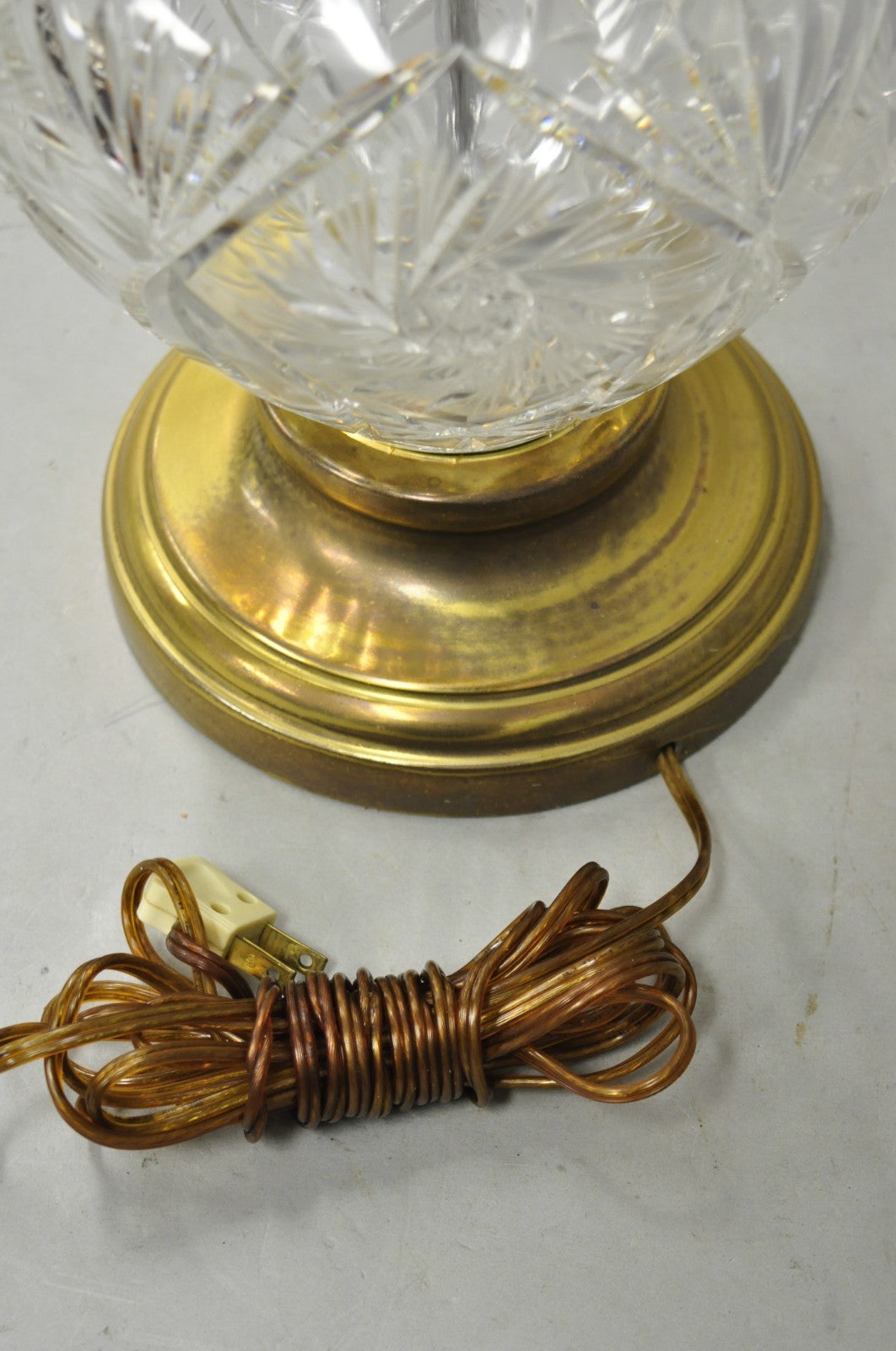 Vintage Victorian Style Etched Crystal Glass Ginger Jar Brass Table Lamp