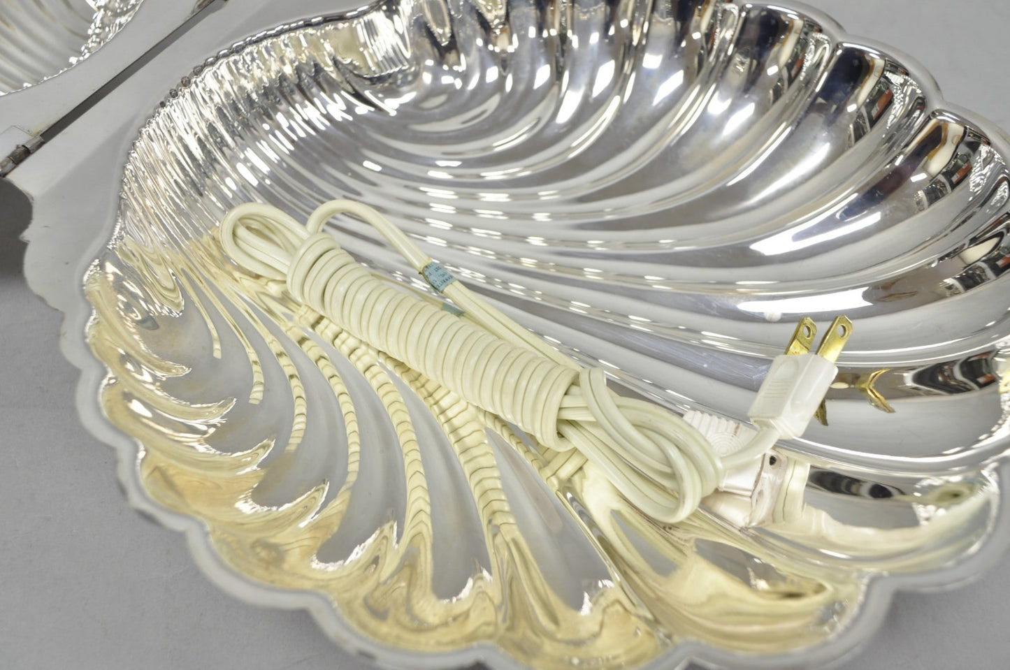 Vintage Eaton Silver Co Regency Silver Plated Clam Shell Warmer w Dolphin Handle