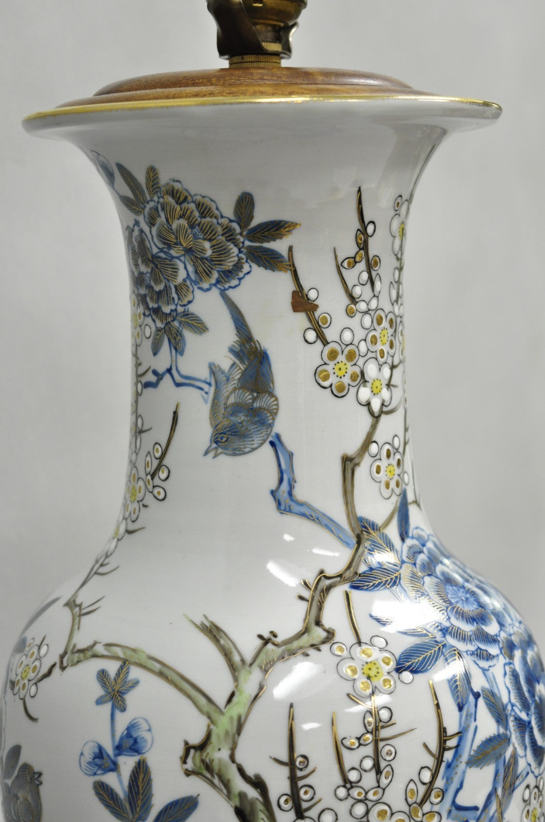 Vintage Chinoiserie Chinese Blue Flower Porcelain Jardiniere Vase Table Lamp