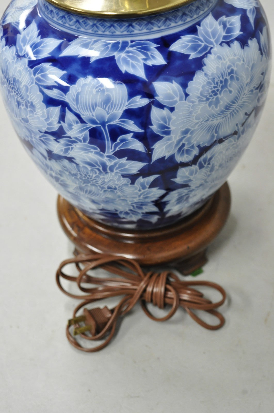 Vintage Chinoiserie Blue White Porcelain Flowers Oriental Ginger Jar Table Lamp