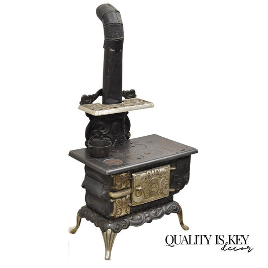 Antique Dollys Favorite Cast Iron Childs Salesman Sample Stove by Favorite Stove
