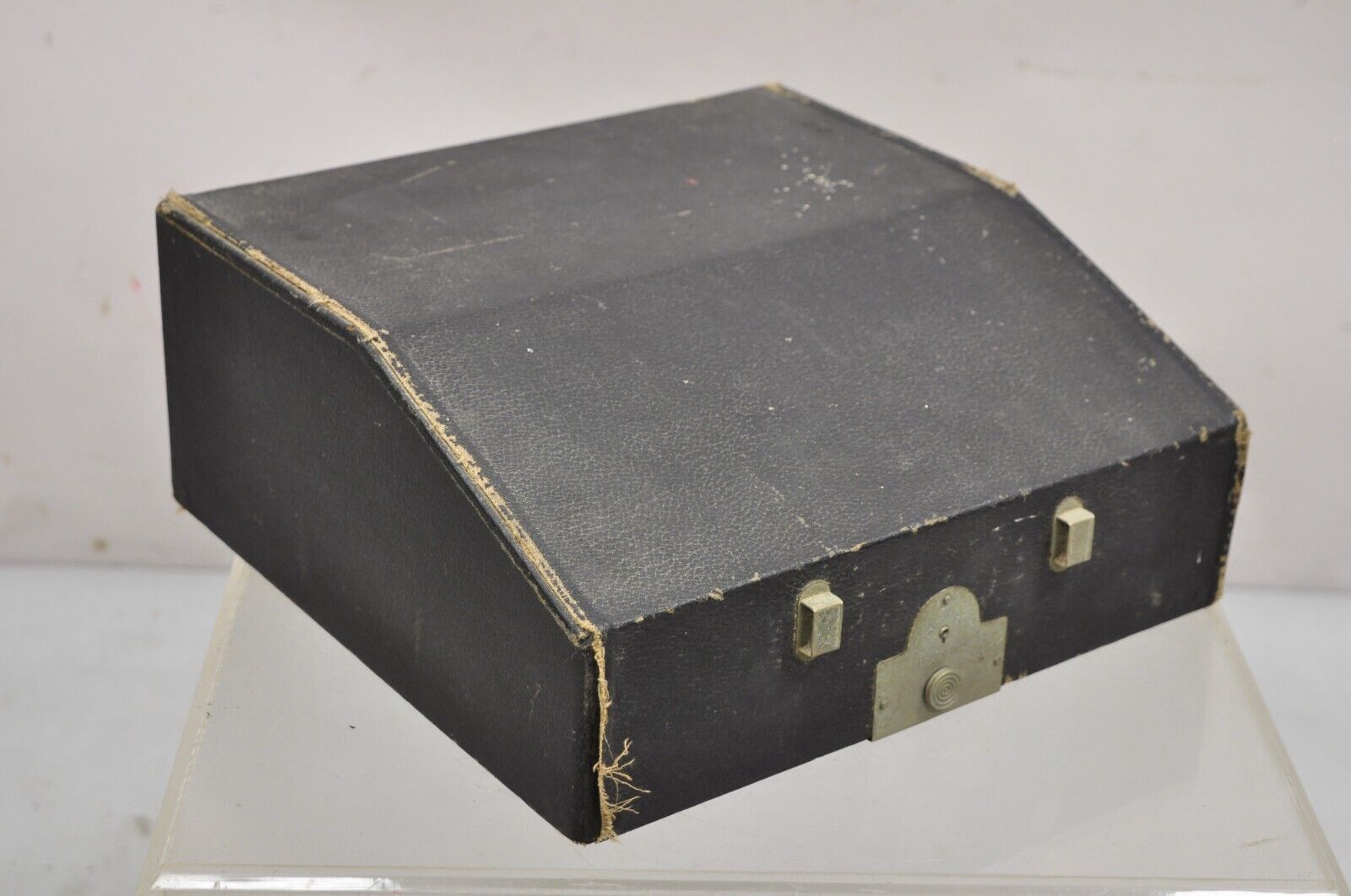 Vintage Underwood Universal Four Bank Portable Manual Typewriter w/ Original Box