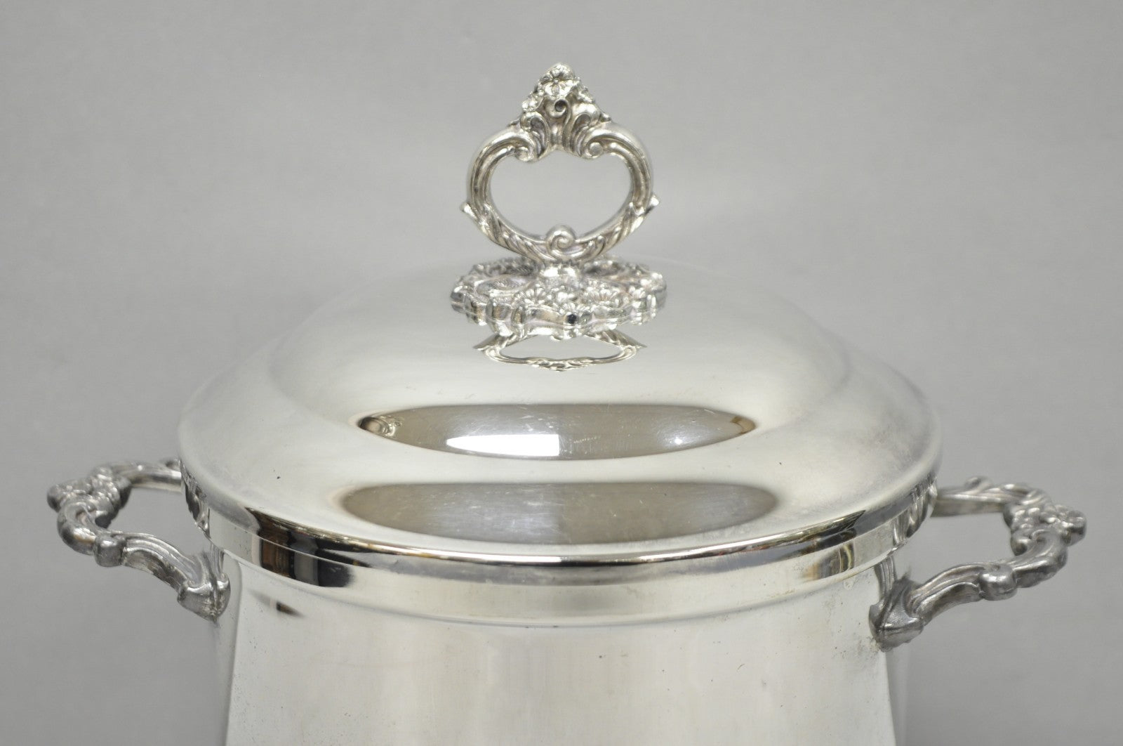 Vintage Victorian Silver Plated Footed and Covered Lidded Bar Ice Bucket