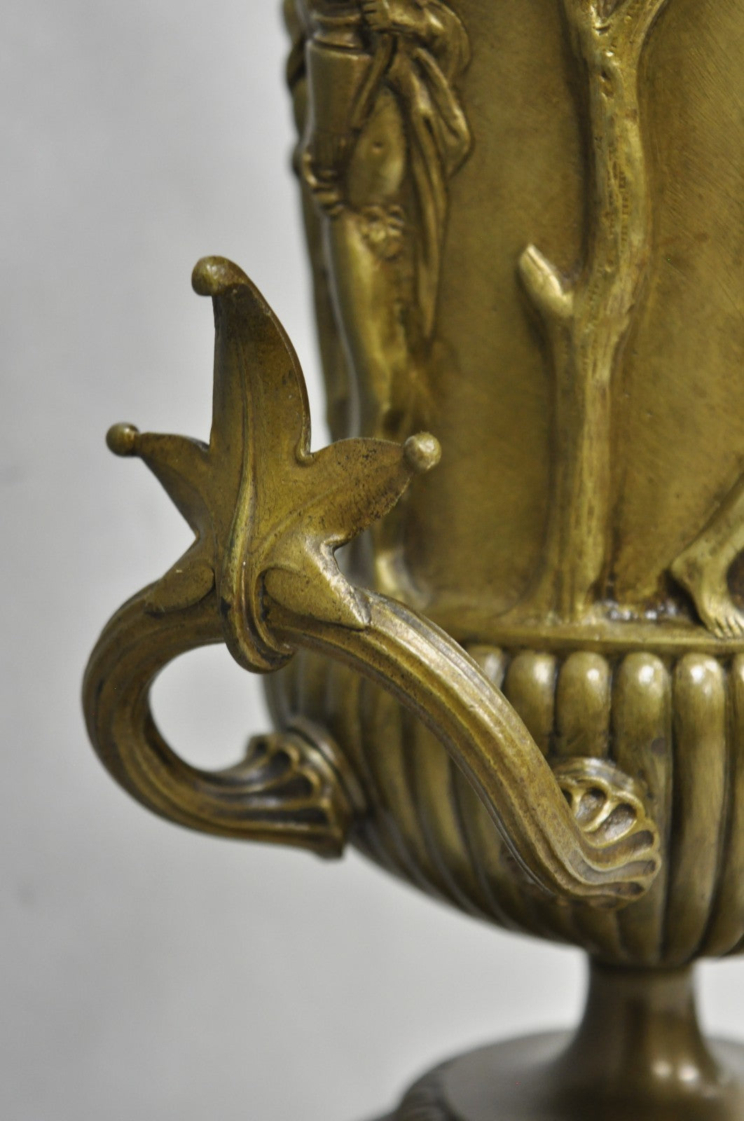 Antique Clodion French Neoclassical Figural Bronze Trophy Cup Urn Table Lamp