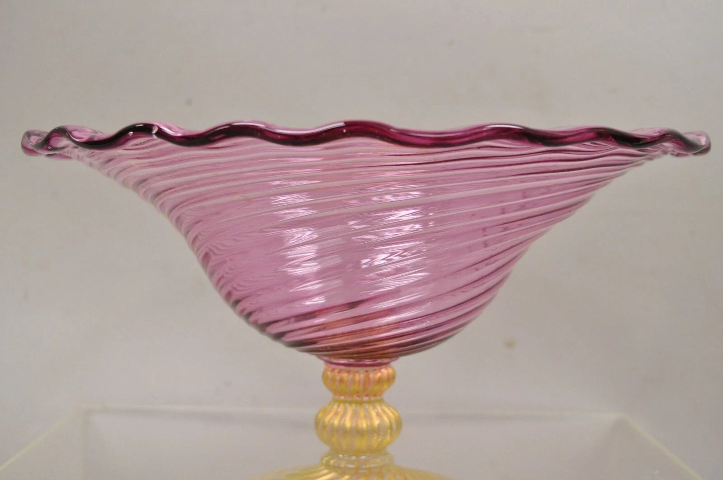 MCM Fratelli Toso Balboa Italian Blown Glass Pink Swirl Gold Flecks Fruit Bowl