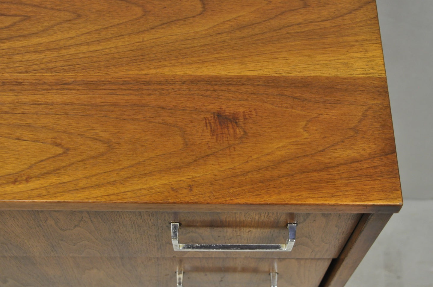 Vintage Mid Century Modern Walnut Veneer 4 Drawer Chrome Pull Tall Chest Dresser