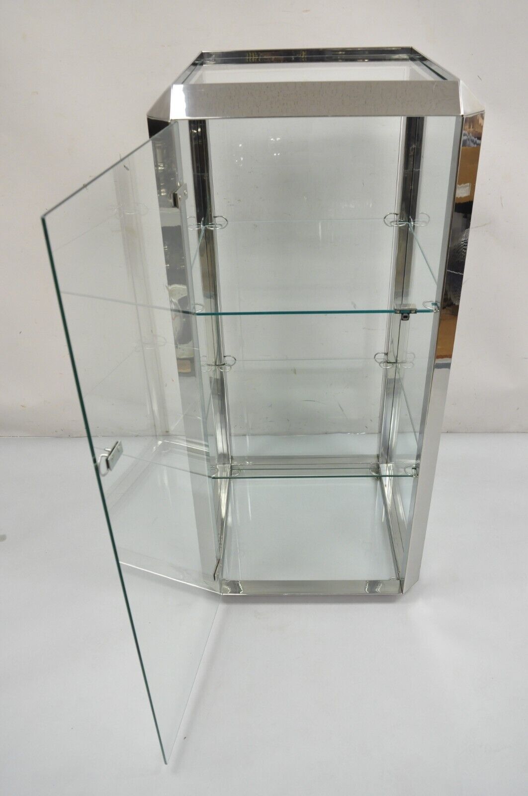 Alberto Rosselli for Saporiti P800 Chrome and Glass Italian Modern Showcase