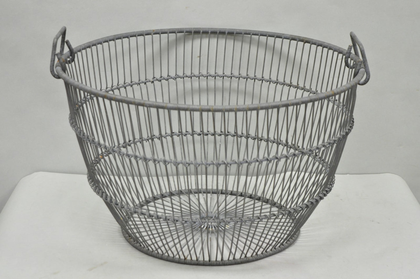 Vintage Industrial Modern Large 24" Metal Wire Oyster Clam Throw Blanket Basket