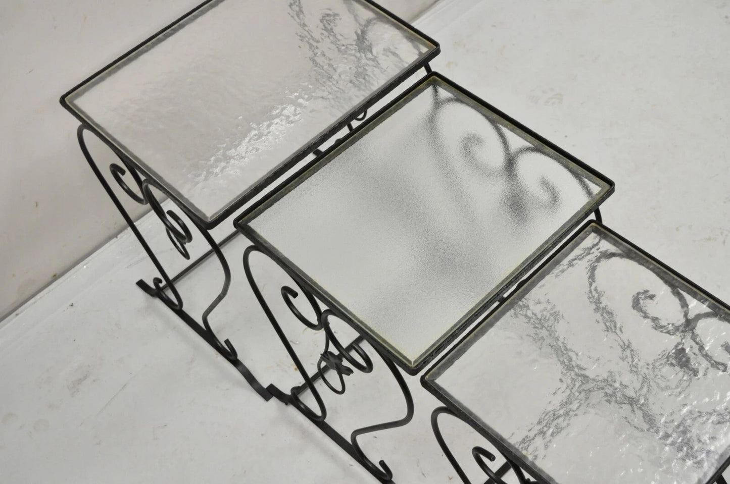 Vintage Salterini Wrought Iron Maple Leaf Garden Nesting Side Tables - Set of 3