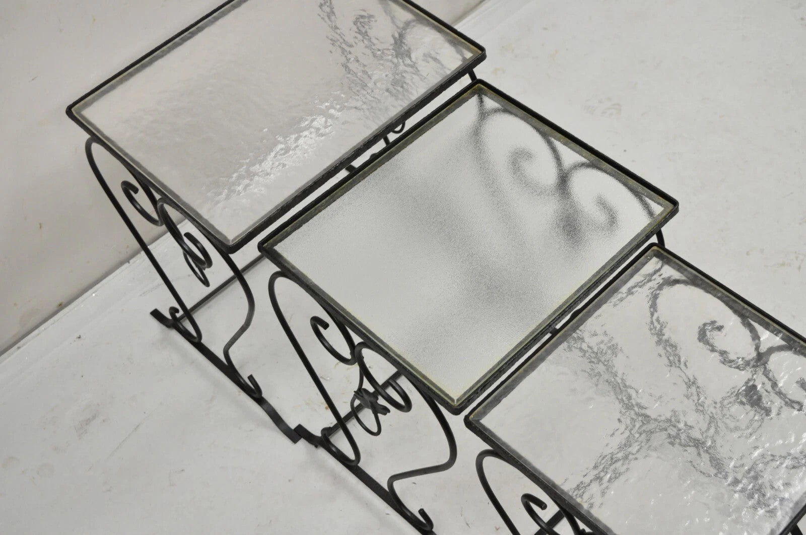 Vintage Salterini Wrought Iron Maple Leaf Garden Nesting Side Tables - Set of 3