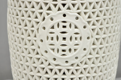 Chinosierie Blanc de Chine White Porcelain Oriental Ginger Jar Table Lamp