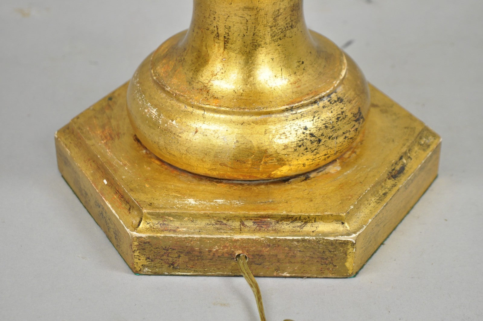 Vintage Italian Neoclassical Style Gold Giltwood Empire Urn Form Table Lamp
