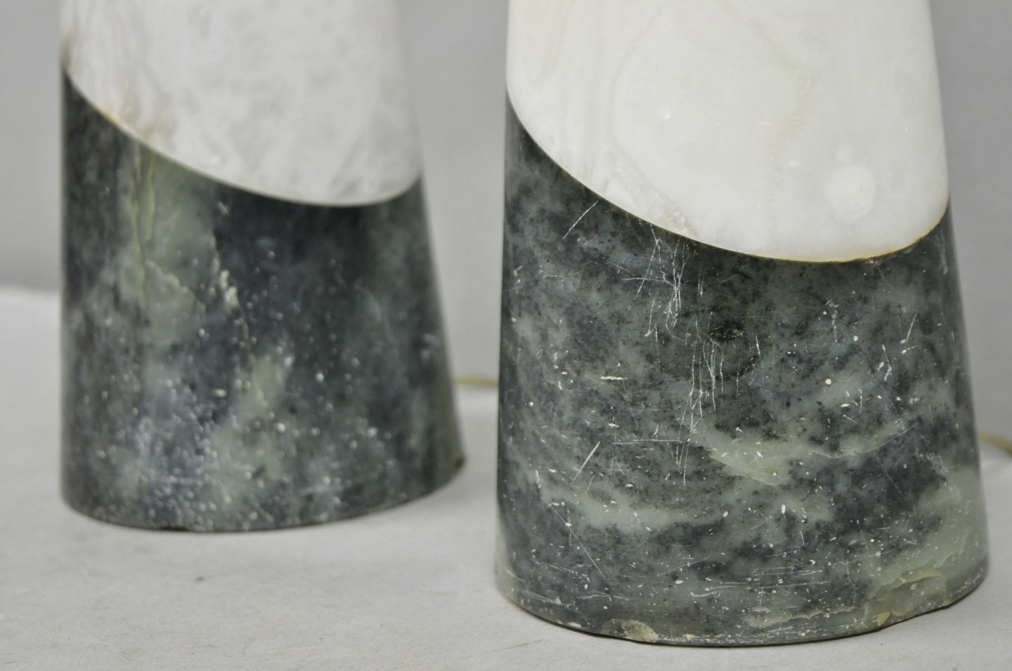 Vintage Italian Mid Century Modern 2 Tone Alabaster Green White Table Lamp Pair