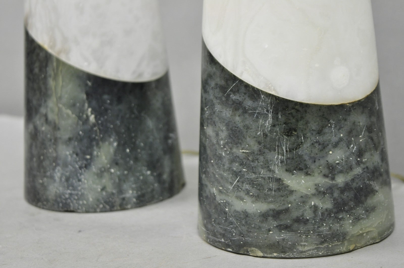 Vintage Italian Mid Century Modern 2 Tone Alabaster Green White Table Lamp Pair