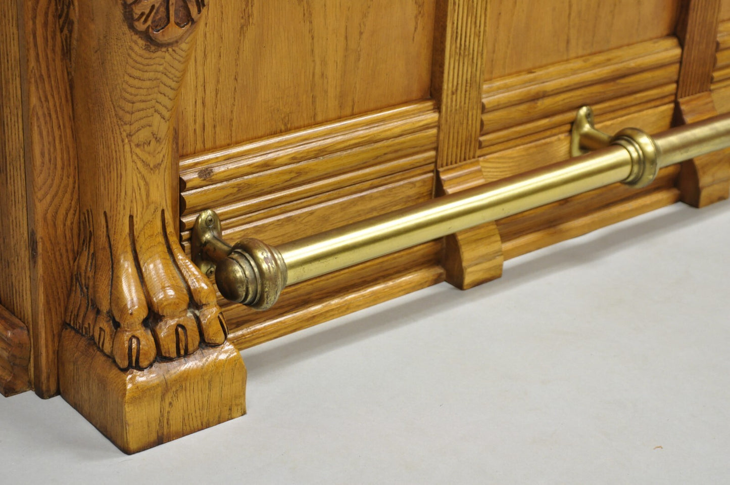 Pulaski Keepsake Collection Oak Wood Bar with Griffins and 2 Swivel Bar Stools