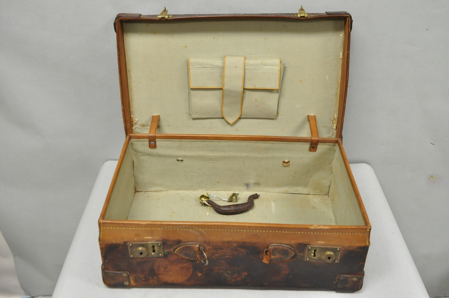 Antique Distressed Brown Leather English Art Deco 24" Suitcase Bag