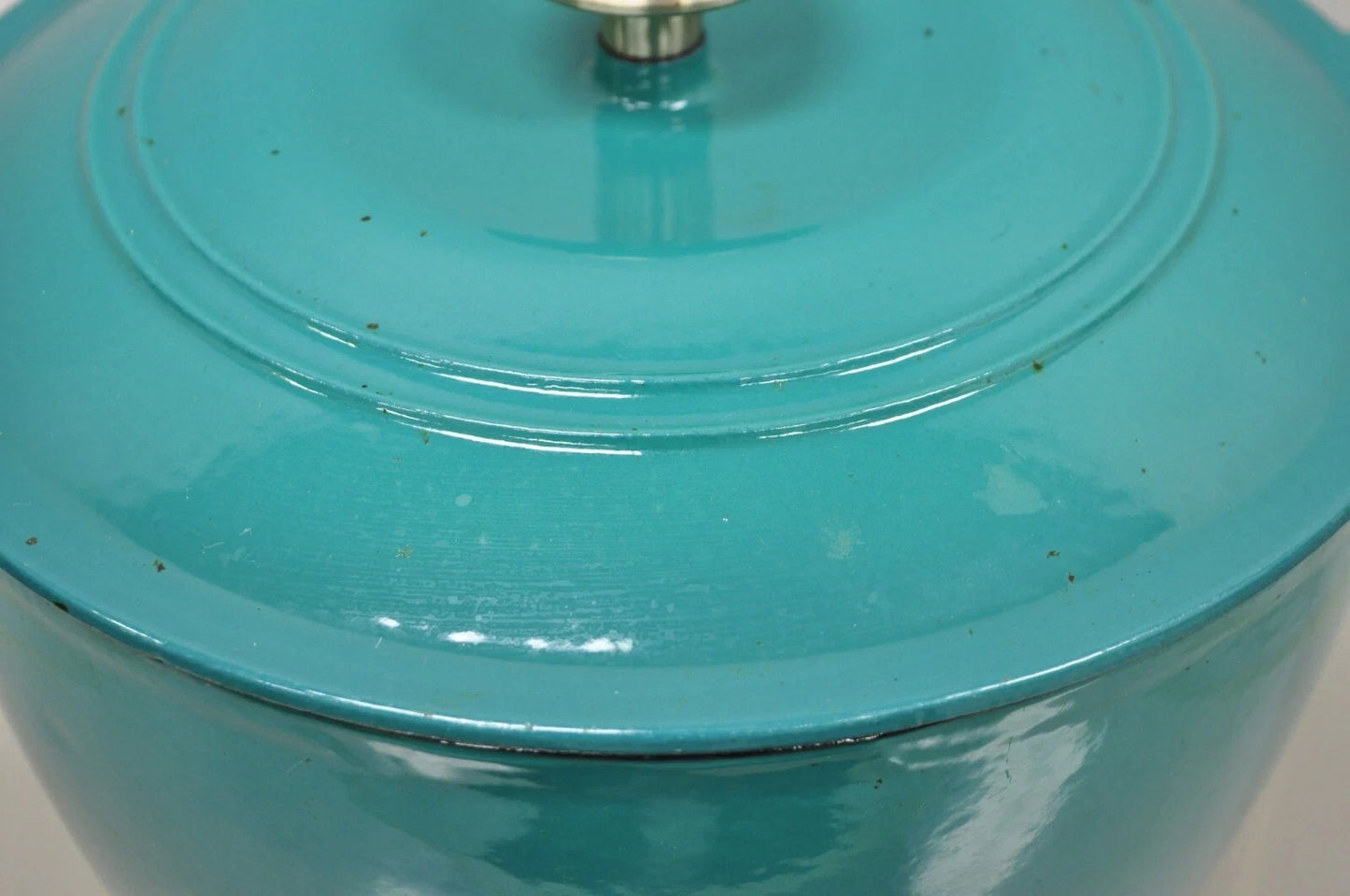 Mid Century Modern Style Green Cast Iron Dutch Oven 6.5 Qt 6.2 L Pot with Lid