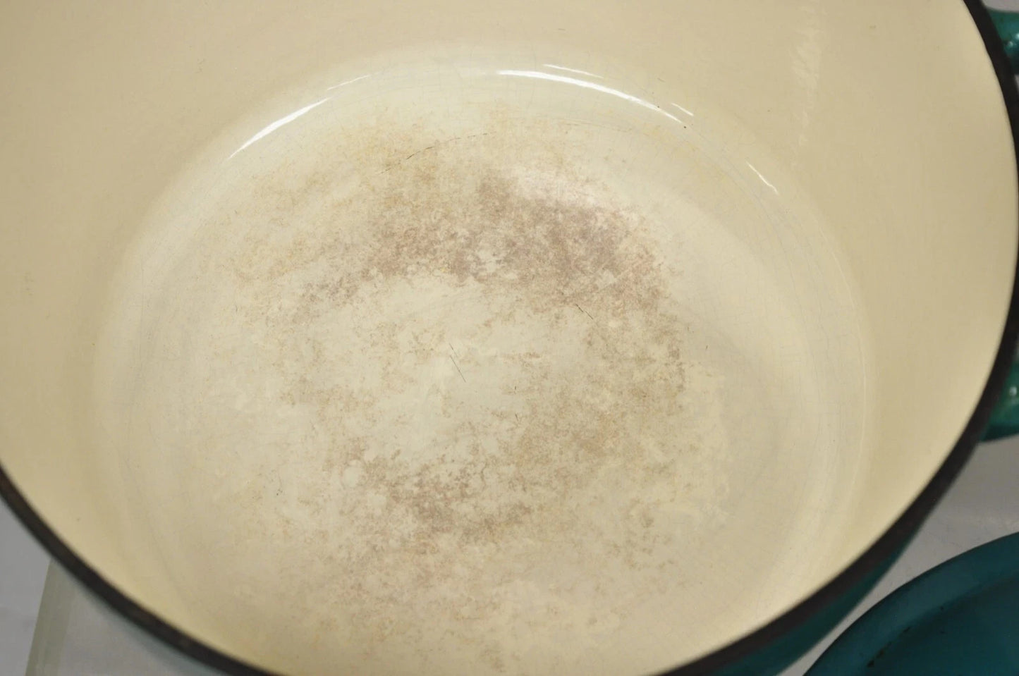 Mid Century Modern Style Green Cast Iron Dutch Oven 6.5 Qt 6.2 L Pot with Lid