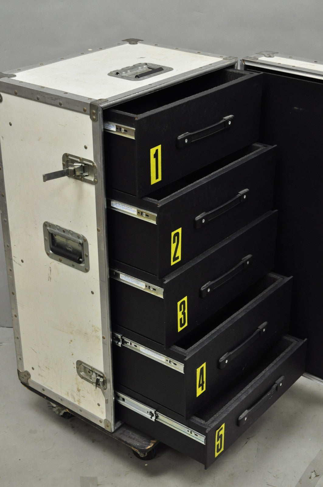 A&J 5 Drawer Road Case AA79-103 Rolling Production Hard Case Storage Trunk