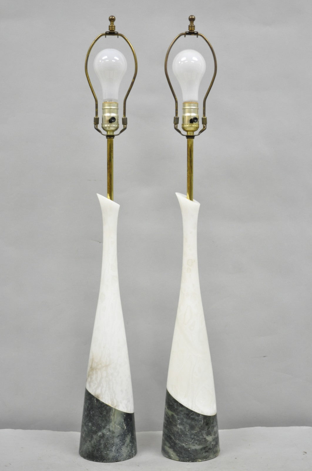 Vintage Italian Mid Century Modern 2 Tone Alabaster Green White Table Lamp Pair