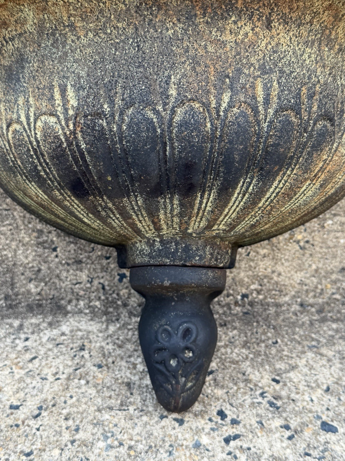 Neoclassical Style Cast Iron Wall Fountain Bowl Urn Lavabo Garden Planter Pot