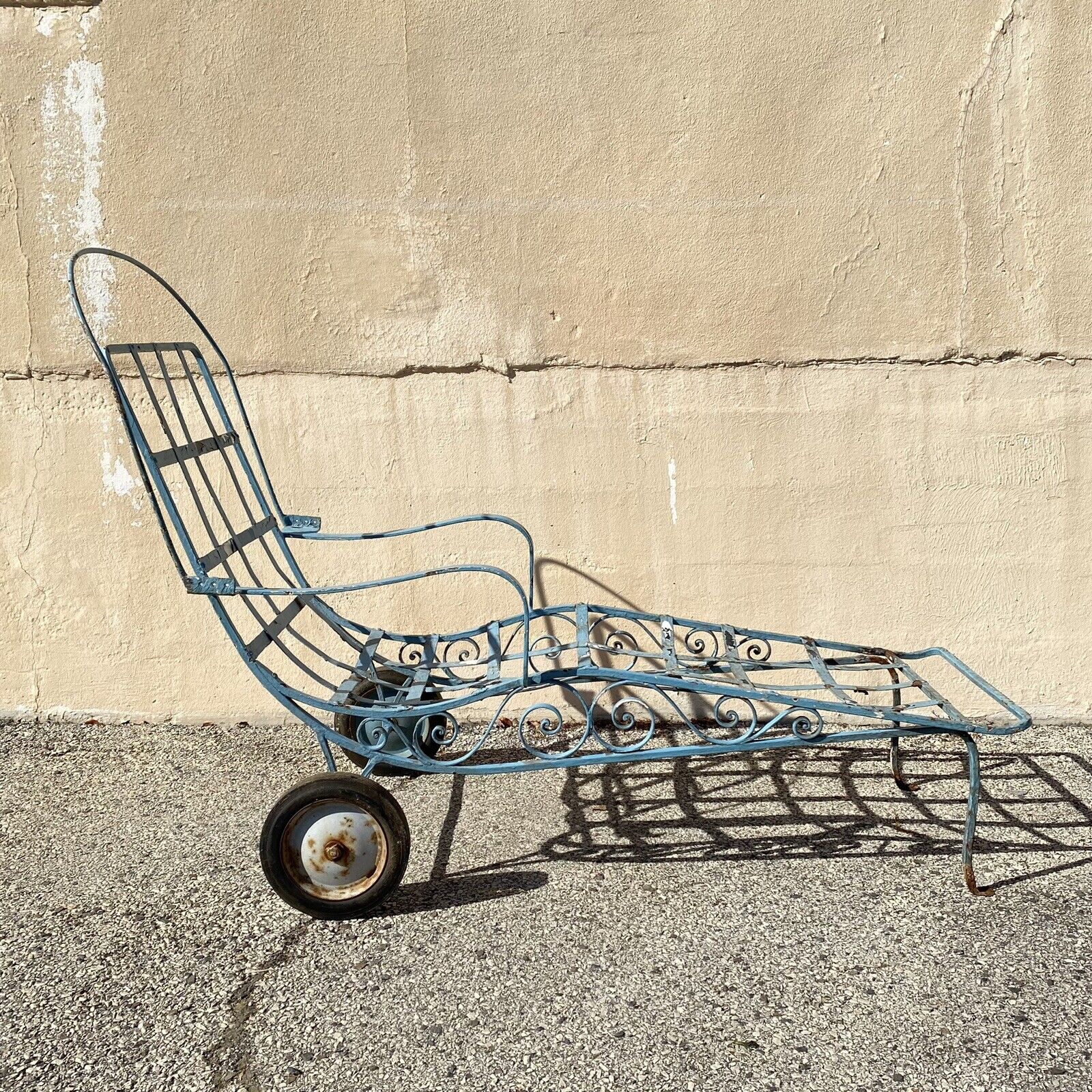 Vintage Salterini Art Nouveau Scrolling Wrought Iron Garden Patio Chaise Lounge