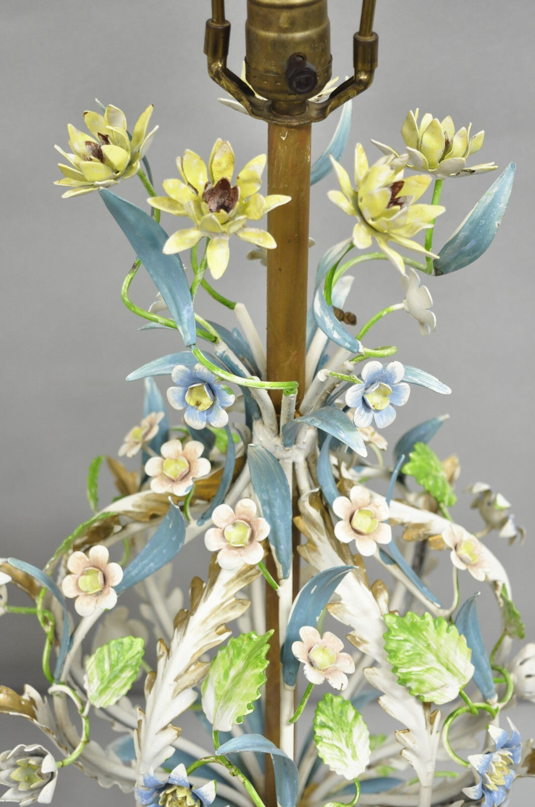 Vintage Italian Hollywood Regency Iron Tole Metal Painted Flower Table Lamp Pair