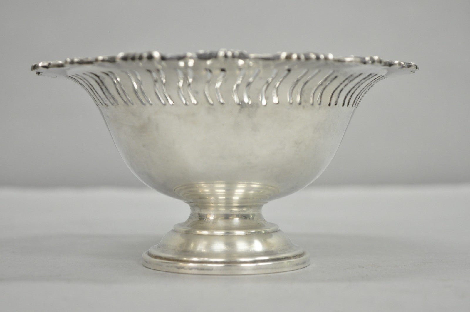 Vintage English Victorian Silver Plated Grapevine Small Bar Nut Dish Bowl