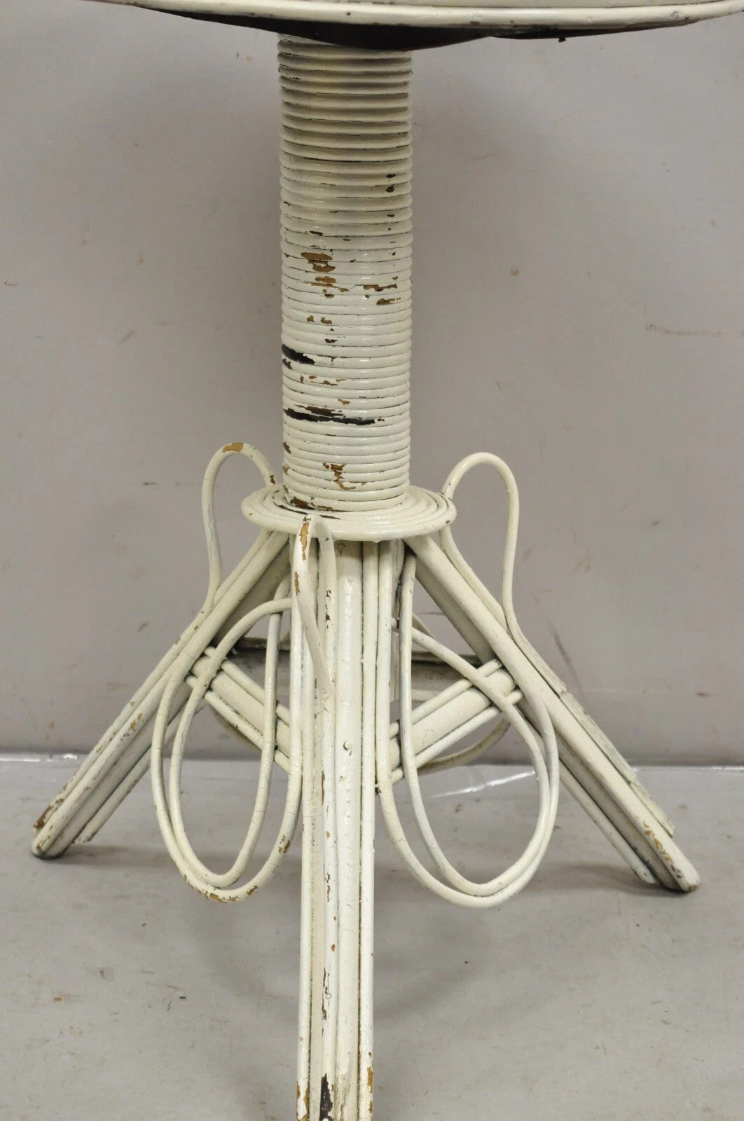 Antique Victorian Arts & Crafts Bentwood Wicker Rattan White Accent Side Table