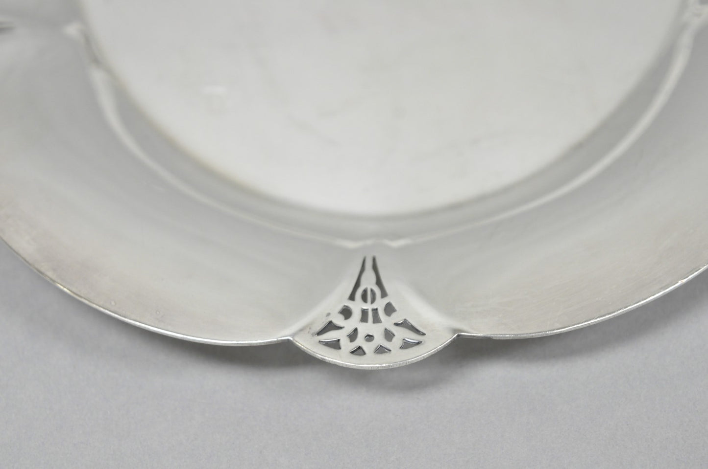 Vintage Art Deco WM Rogers 411 Silver Plated Small Oval Scalloped 11" Dish Tray