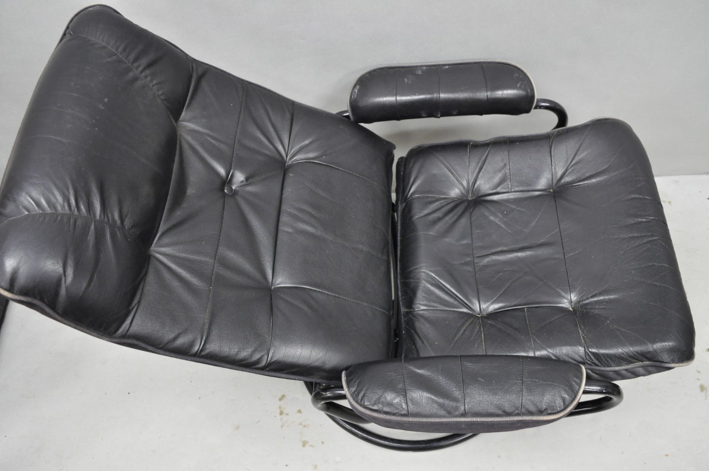 Vintage Black Leather Ekornes Stressless Style Swivel Recliner Lounge Chair