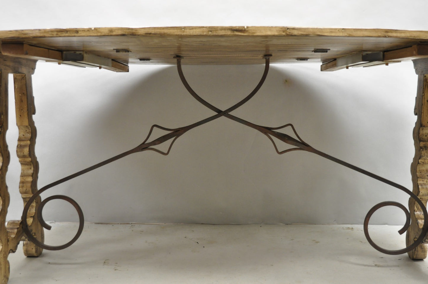 French Country Style Oval Drop Leaf Farmhouse Pine Woodgrain Dining Room Table