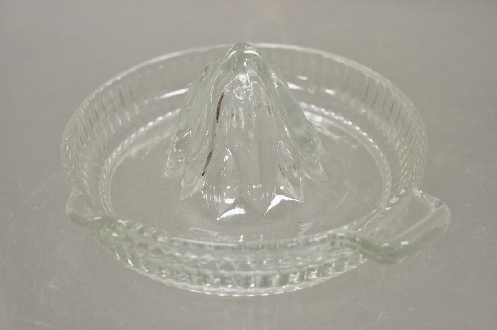 Vintage Art Deco Clear Glass Ribbed Hand Juicer Citrus Orange Handle & Lip