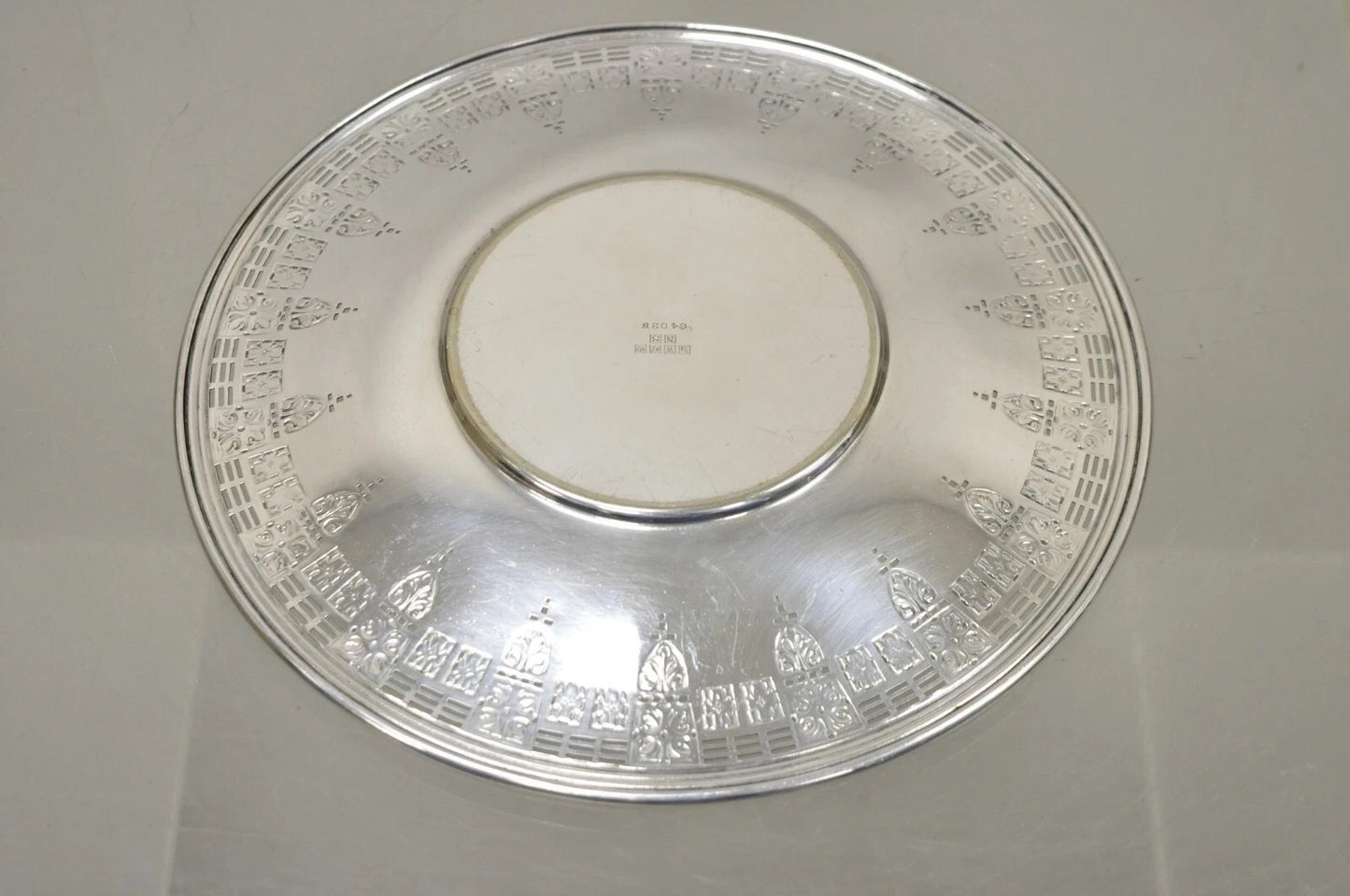 Antique Wallingford Silver Plated Victorian 10" Round Decorated Dish Platter