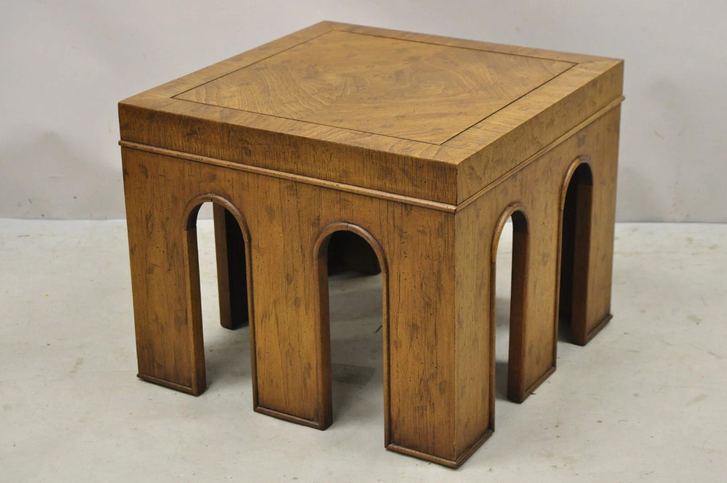 Vintage Drexel Wellington Arched Hollywood Regency Burl Wood Pedestal Side Table