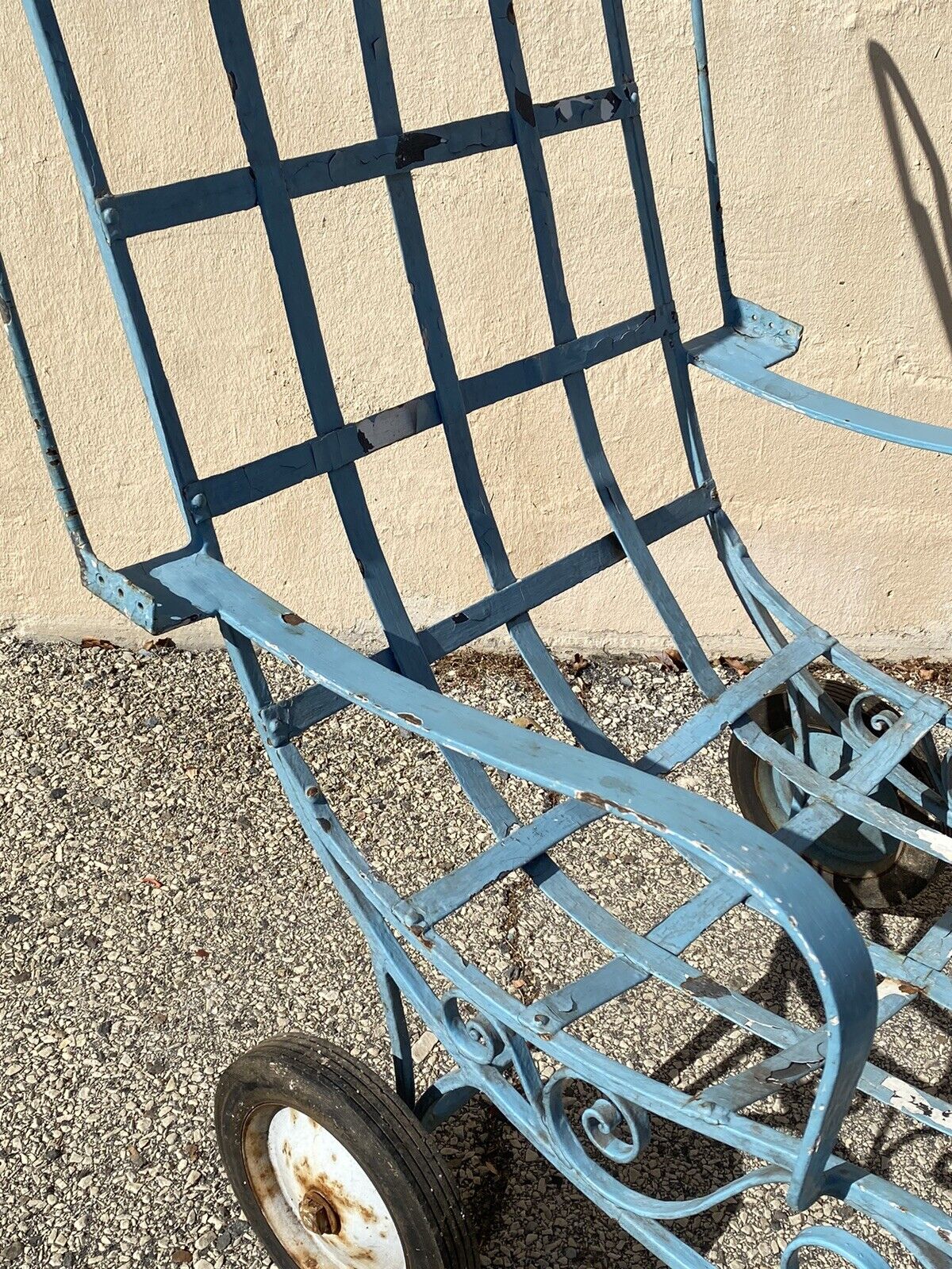 Vintage Salterini Art Nouveau Scrolling Wrought Iron Garden Patio Chaise Lounge