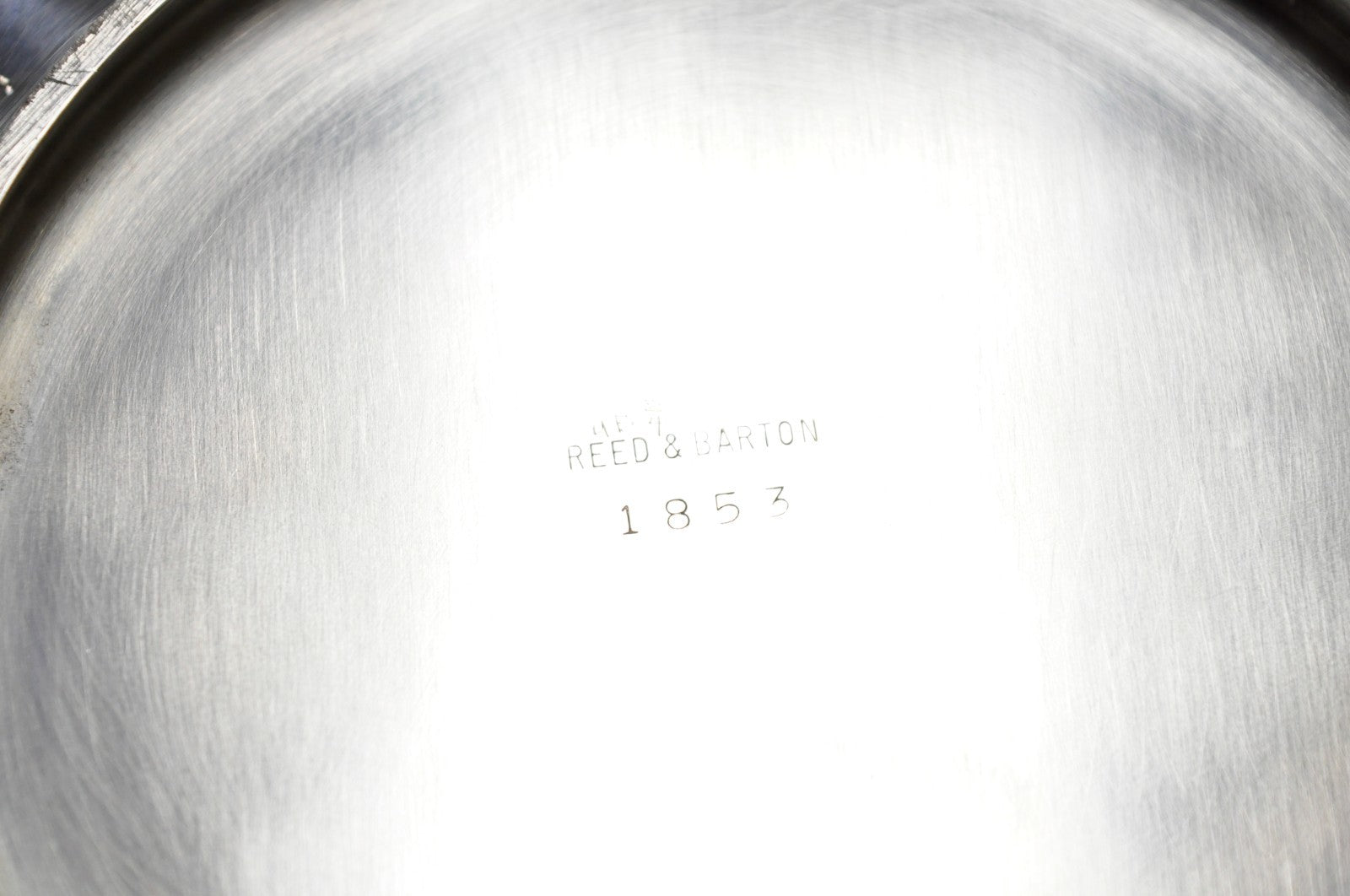 Reed & Barton 1853 Modern Silver Plated Scalloped 14" Round Dish Serving Platter