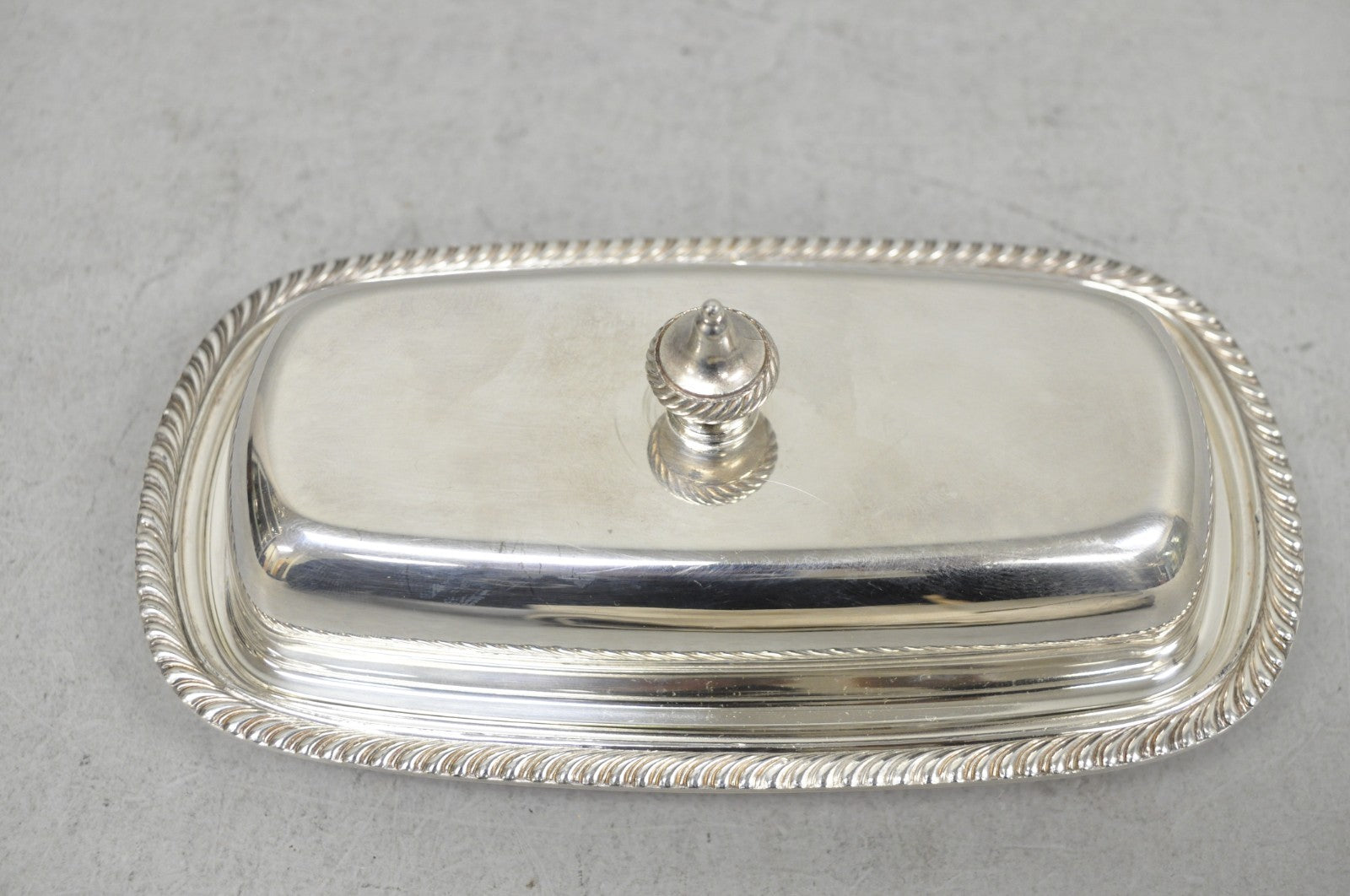 Vintage Oneida Silver Plated Covered Butter Dish w/ Glass Liner (A)