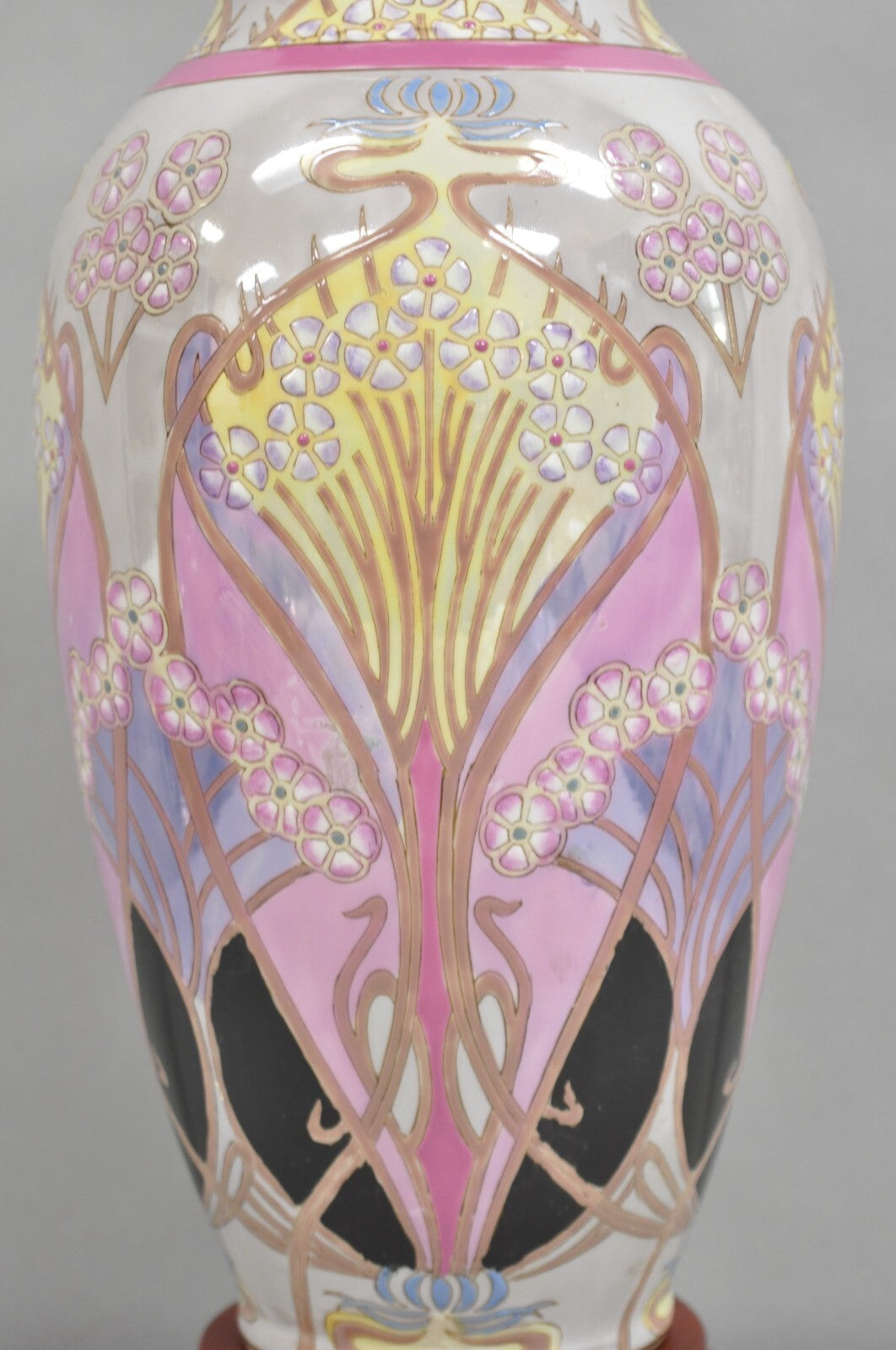 Vintage Chinoiserie Pink Glazed Porcelain Chinese Art Nouveau Table Lamp