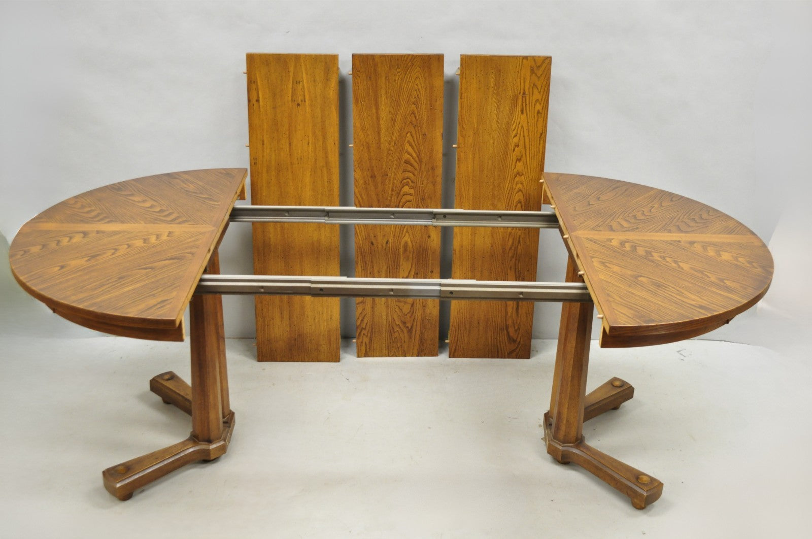 Vintage Mid Century Modern Oak Sunburst Round Extension Pedestal Dining Table