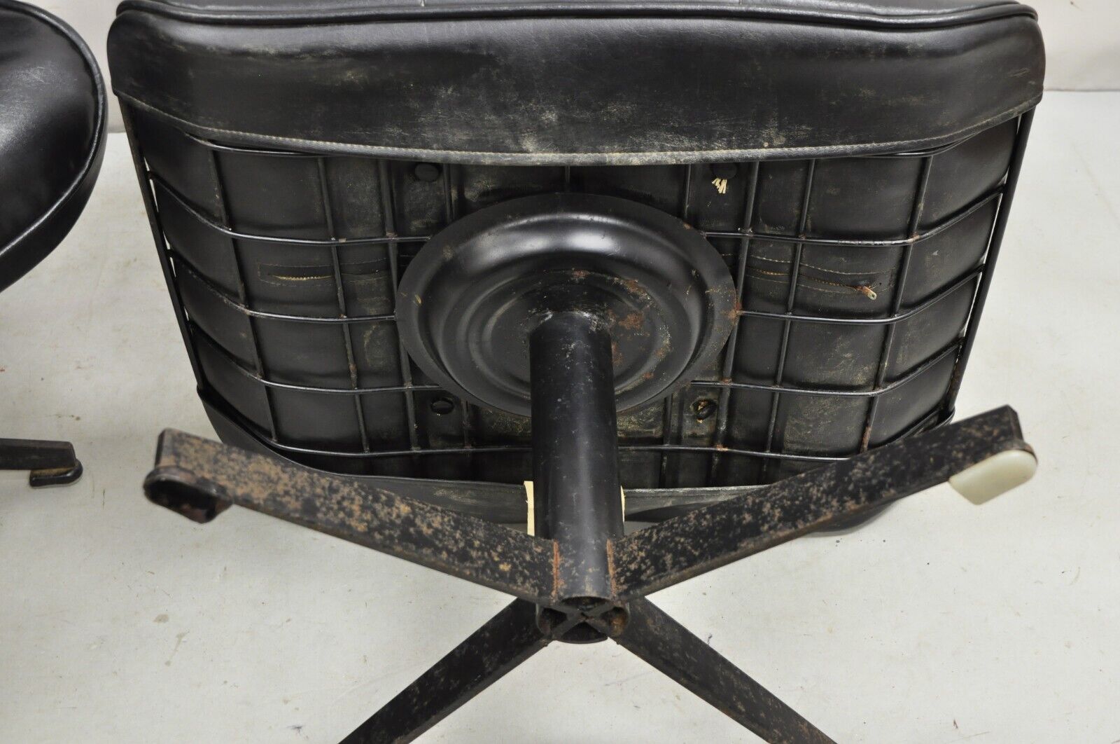 Homecrest Bottemiller Mid Century Modern Swivel Iron Lounge Chair & Ottoman