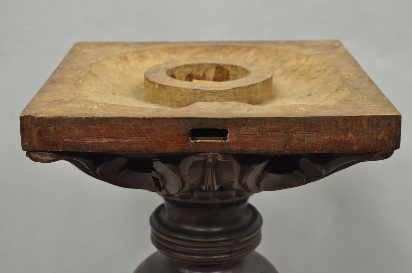 Antique American Empire Carved Mahogany Cannonball Paw Foot Pedestal Table Base