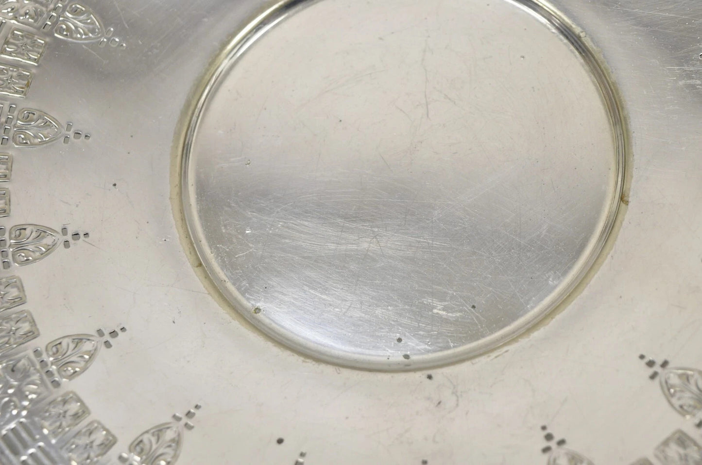 Antique Wallingford Silver Plated Victorian 10" Round Decorated Dish Platter