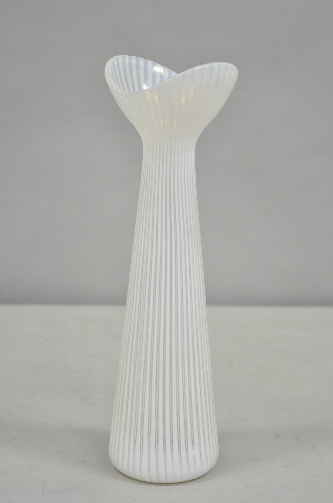 Vintage Uno Westerberg Spectra Pukeberg White Opalescent Glass Ribbed Vase