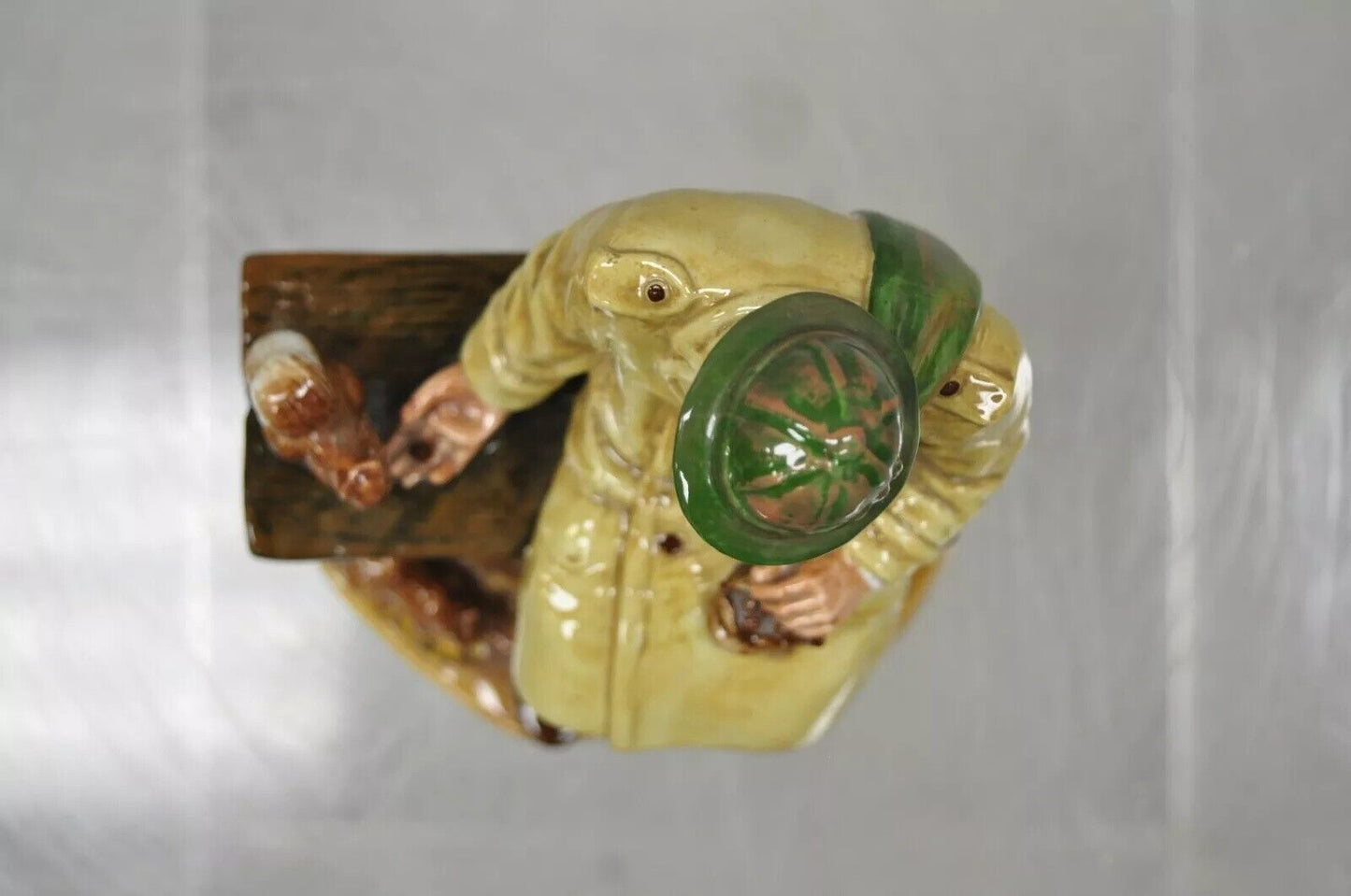 1972 Royal Doulton Lunchtime Figurine NH 2485 Old Man Feeding Squirrels