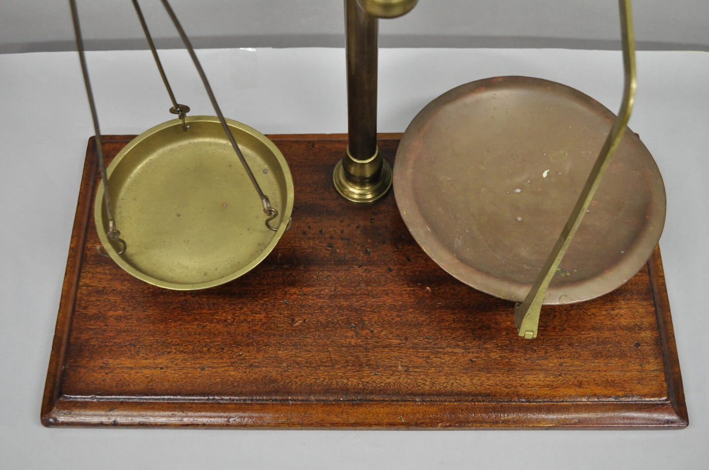 Antique W.& T. Avery English Victorian Brass & Mahogany Balance Beam Scale