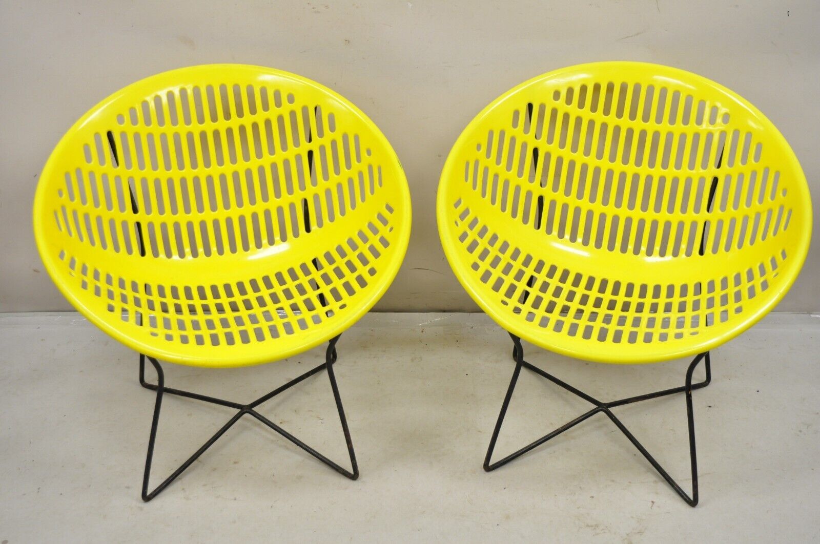 Pair Vintage Fabiano & Panzini Motel Solair Yellow Iron and Plastic Lounge Chair