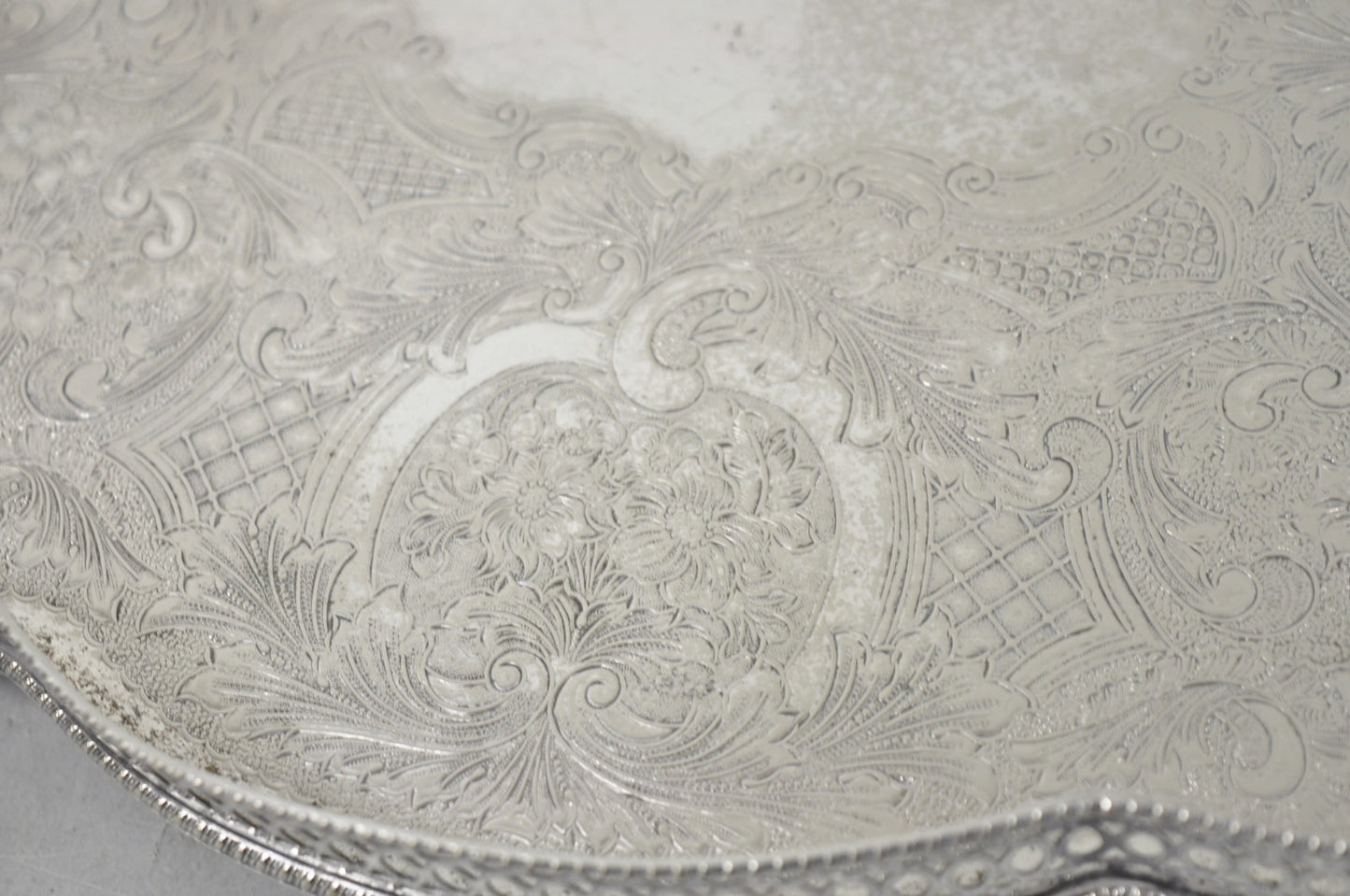 Sheffield England Chippendale Silver Plated Scalloped Serving Platter Bar Tray