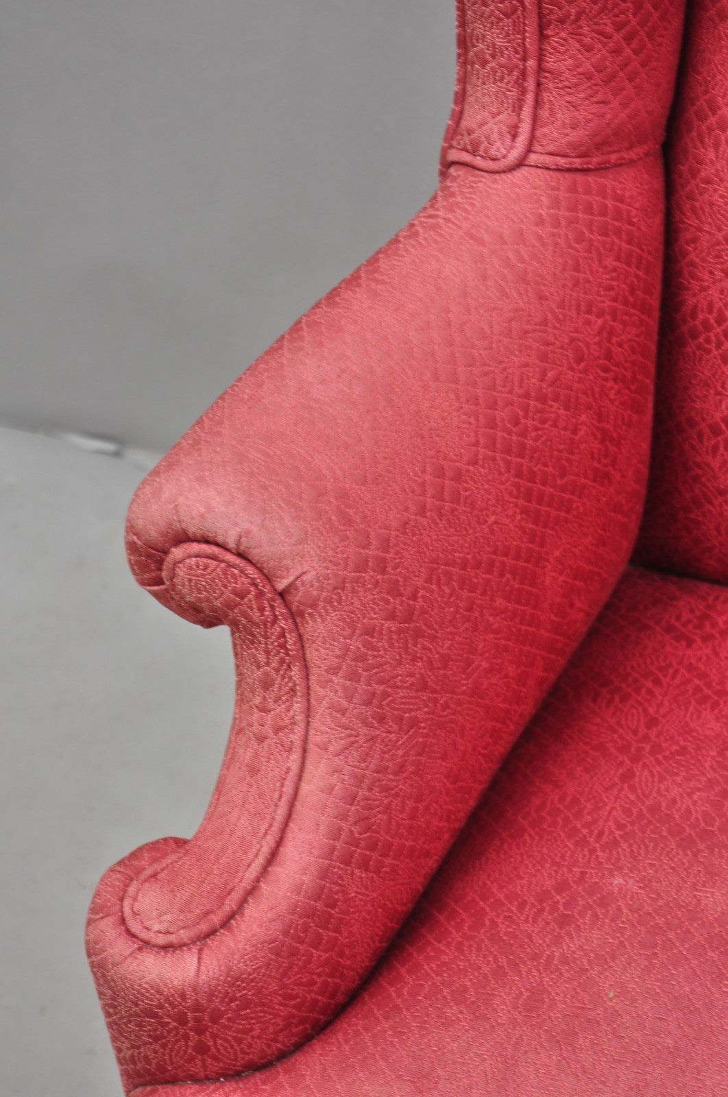 Antique Georgian Style Carved Mahogany High Wingback Lounge Chair w / Eagle Legs