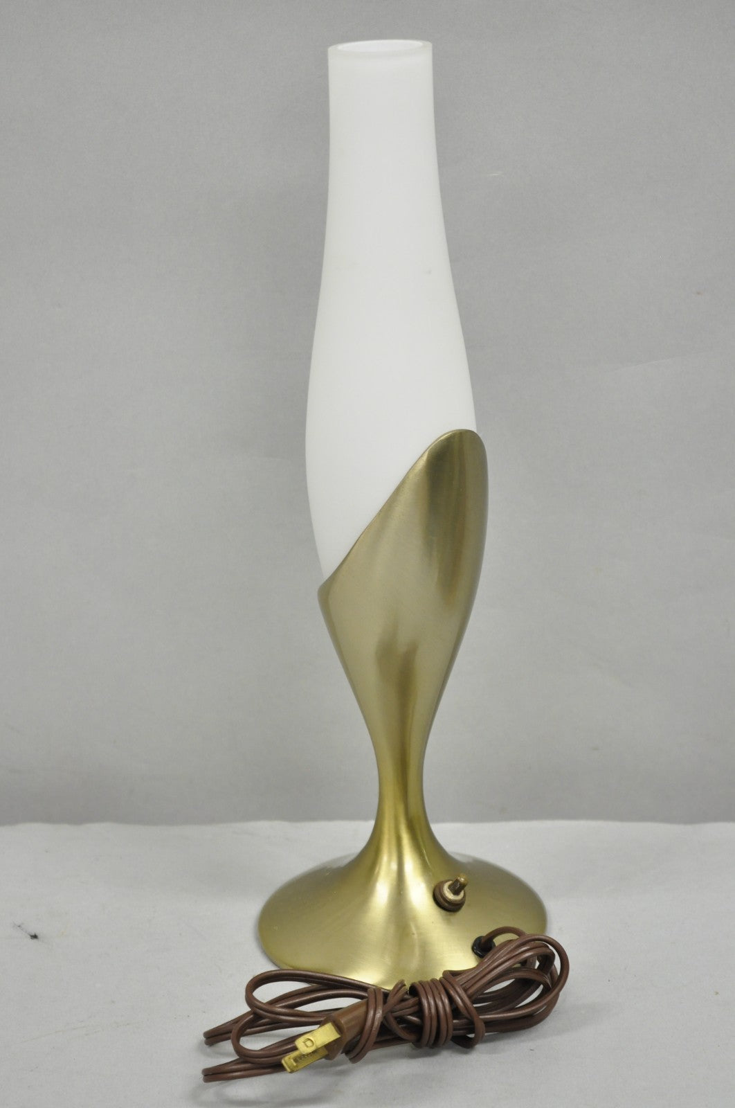 Vintage Mid Century Modern Brass "Tulip" Table Lamp by Laurel Lamp Co.